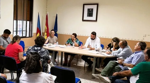 Imagen: Reunión entre el Patronato Costa Blanca y los alcaldes de los municipios afectados por el incendio