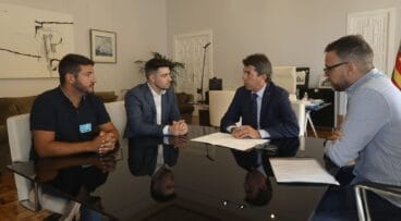 Reunión entre la Diputación alicantina y los representantes de Bous al carrer