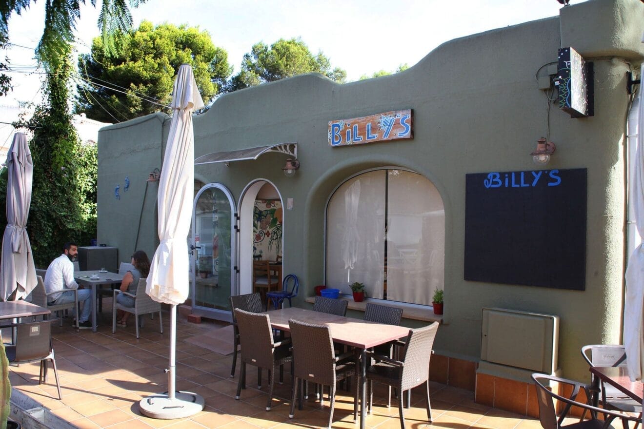 Terraza del bar de Adrián en la carretera de Calp a Moraira