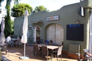 Terraza del bar de Adrián en la carretera de Calp a Moraira