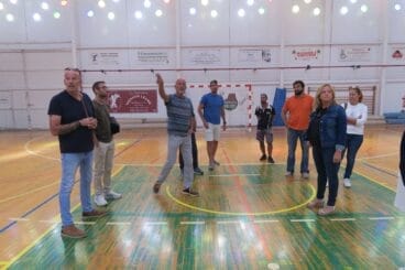 Visita al pabellón de Calp recién reformado