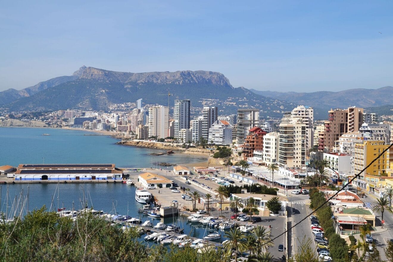 Vista de la zona el puerto calpino
