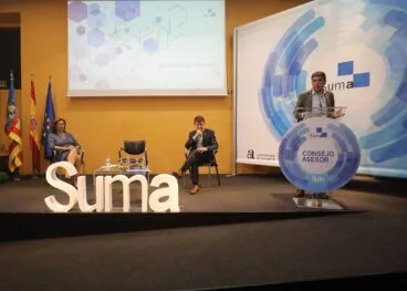 carlos mazon en la primera reunion del consejo asesor de alcaldes