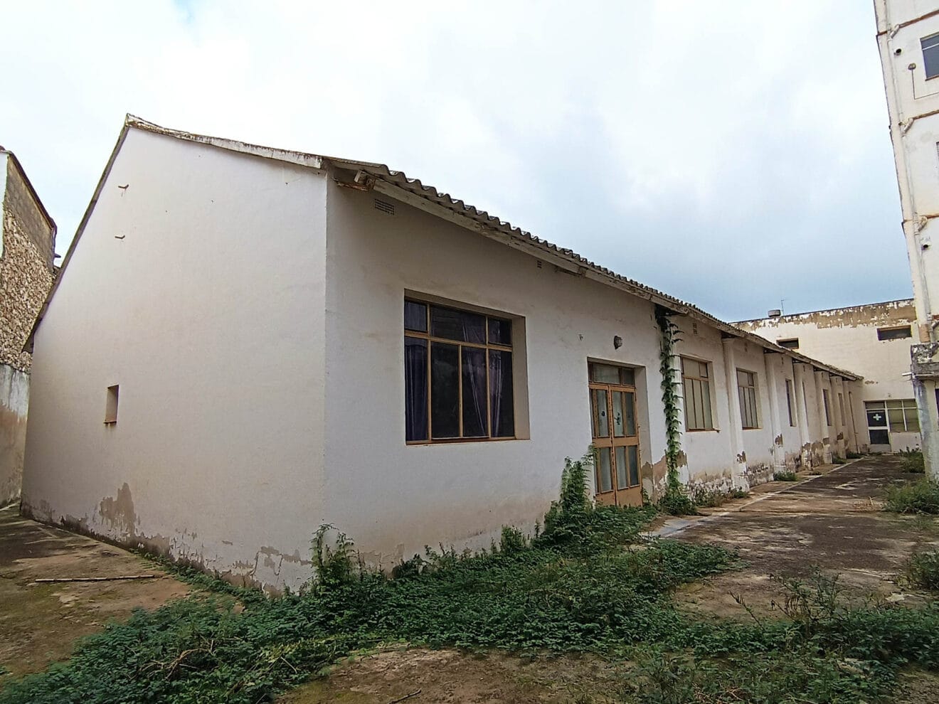 Edificio del antiguo centro de salud de Pego