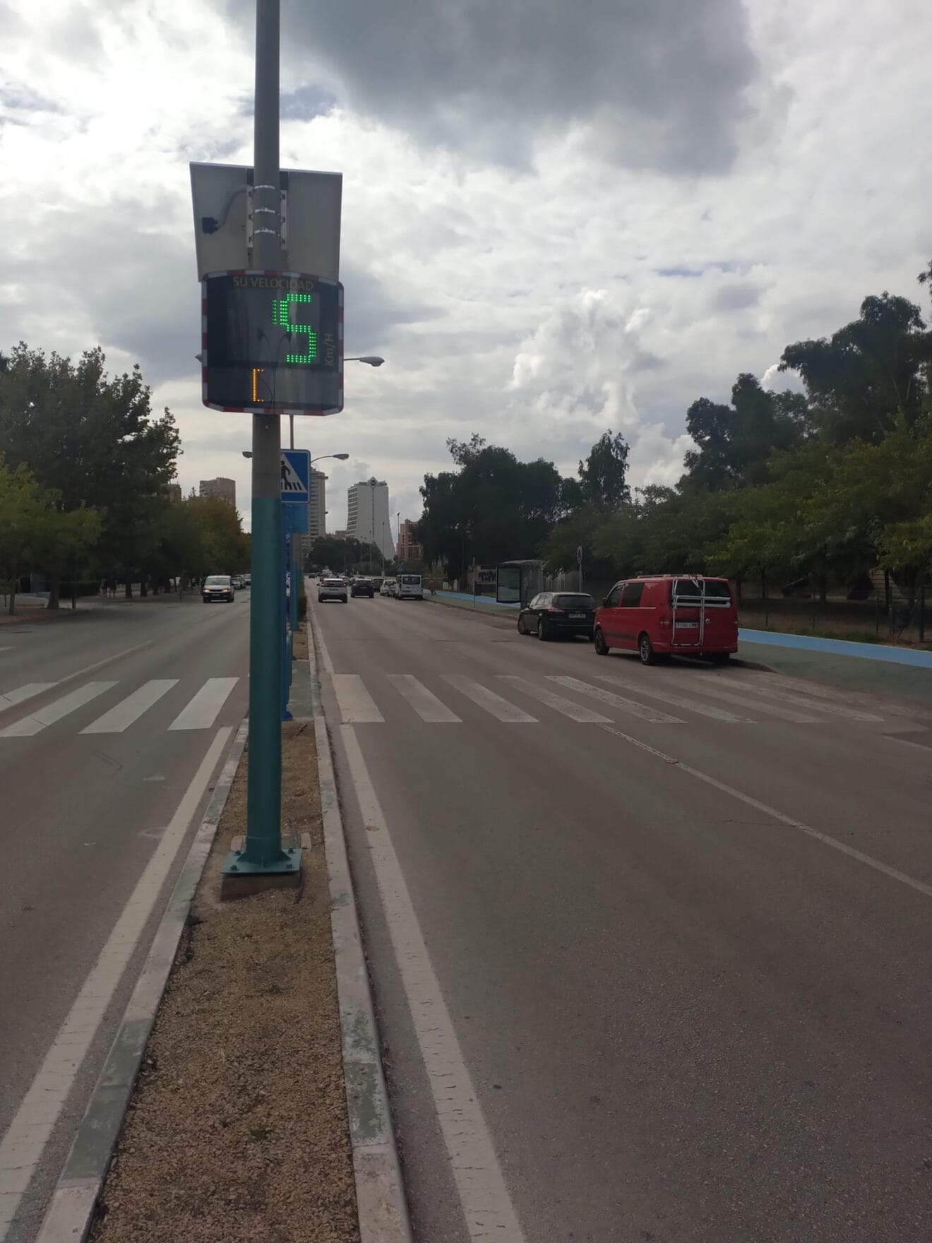 El primero de los radares pedagógicos instalados en Calp