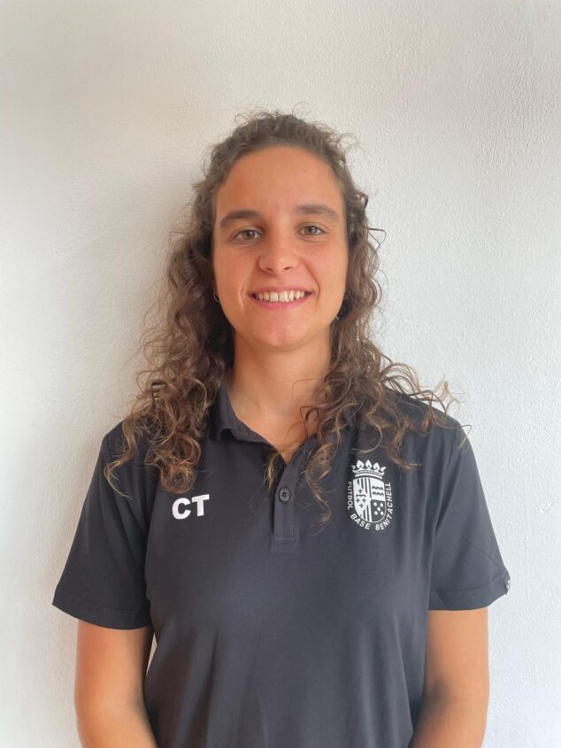 Imagen: Entrenadora del equipo femenino de Benitatxell, Carmen Torres