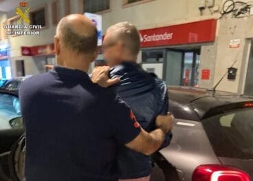 Momento de la detención del fugitivo con domicilio en Calp