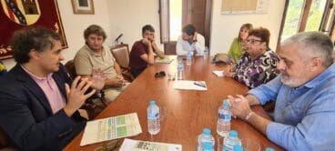 reunion de francisco colomer con alcaldes de pueblos afectados por el incendio de vall debo