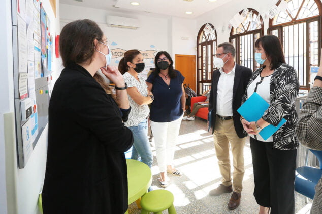 Imagen: Visita de los diputados al Centro de atención temprana en Dénia