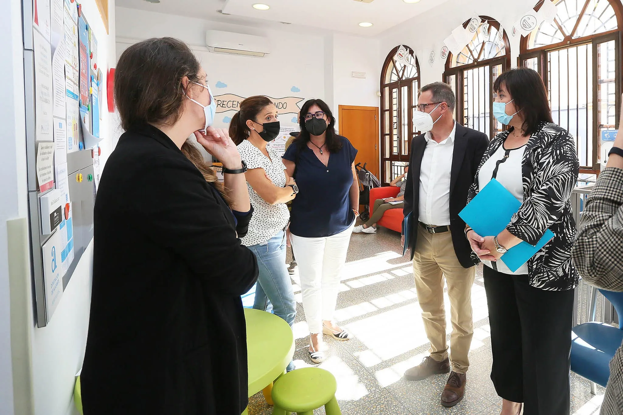 visita de los diputados al centro de atencion temprana en denia
