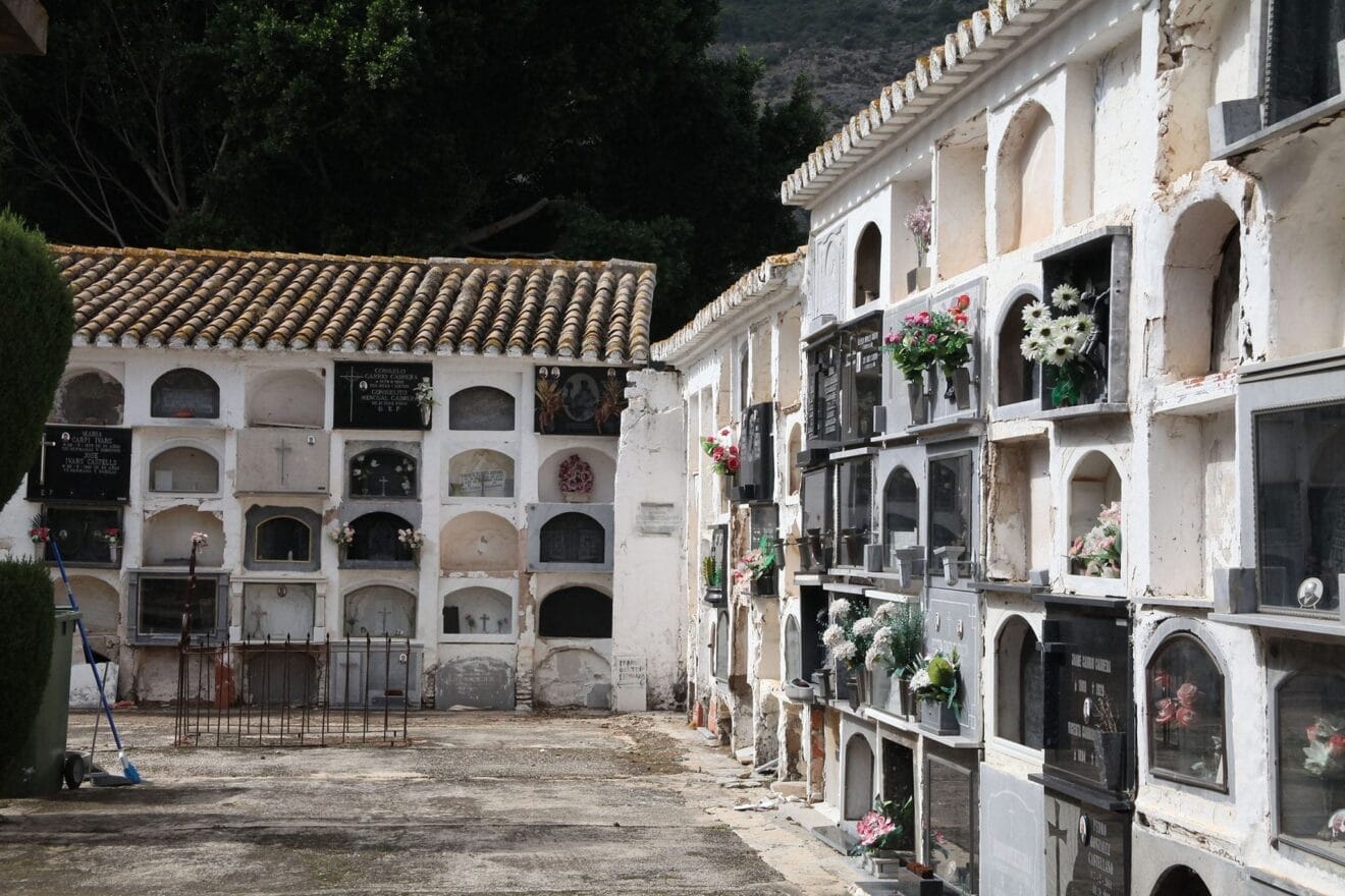 Zona antigua del cementerio vergerí
