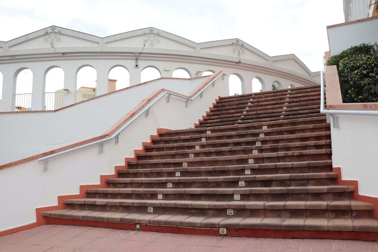 Acceso al Teatro Odeón desde el exterior