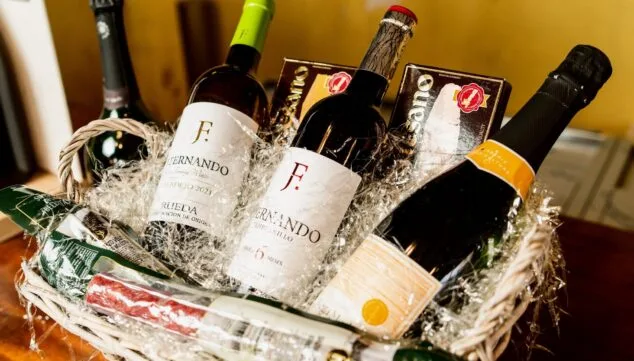 cesta navidena de bodega aguilar