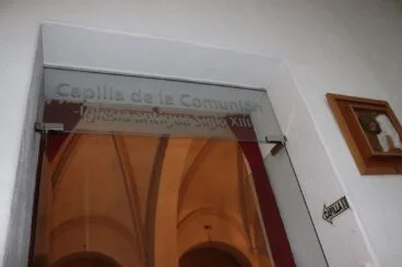 Entrada a la Iglesia Antigua desde la Iglesia Nuestra Señora de las Nieves