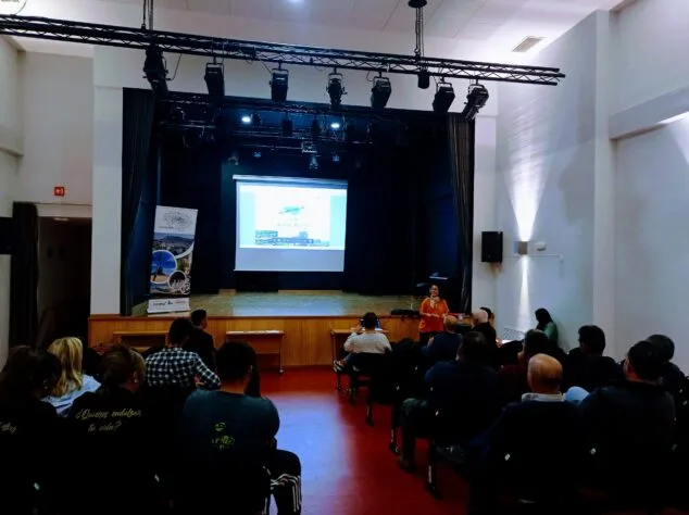 Imagen: Jornada apícola en Rafol d'Almúnia organizada por Creama