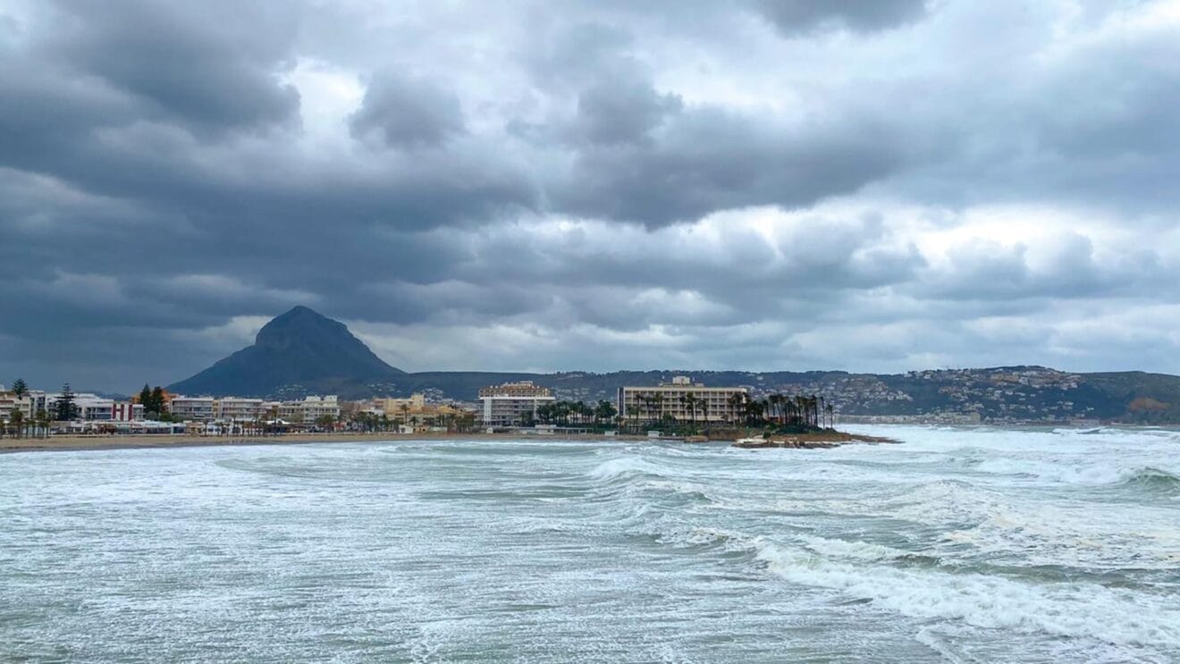 La costa de Xàbia desde el mirador de la punta del Arenal