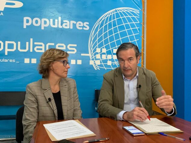 Imagen: Nando Pastor y Rosa Cardona critican los presupuestos de la Generalitat para la Marina Alta