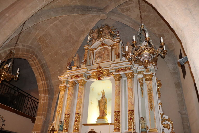 Teil des ältesten Altars in der Kapelle