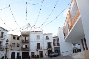 Plaza frente a la Iglesia Nuestra Señora de las Nieves