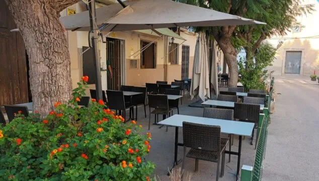 terraza exterior de la flor de eli