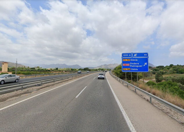 Image: Section of the motorway as it passes through Pedreguer