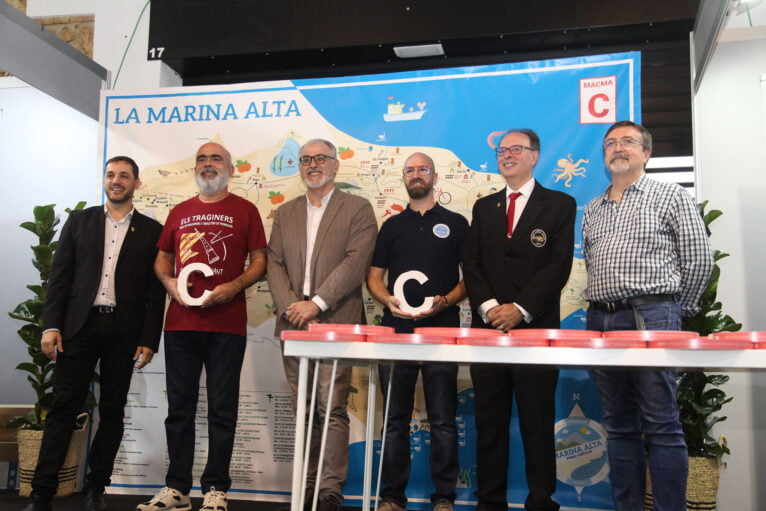 VI Fira Marina Alta mit 5 Senits. gehört 56