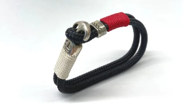 Imagen: Cesta de Navidad 2022 - Pulsera de acero estilo marinero de Joyería Bonilla