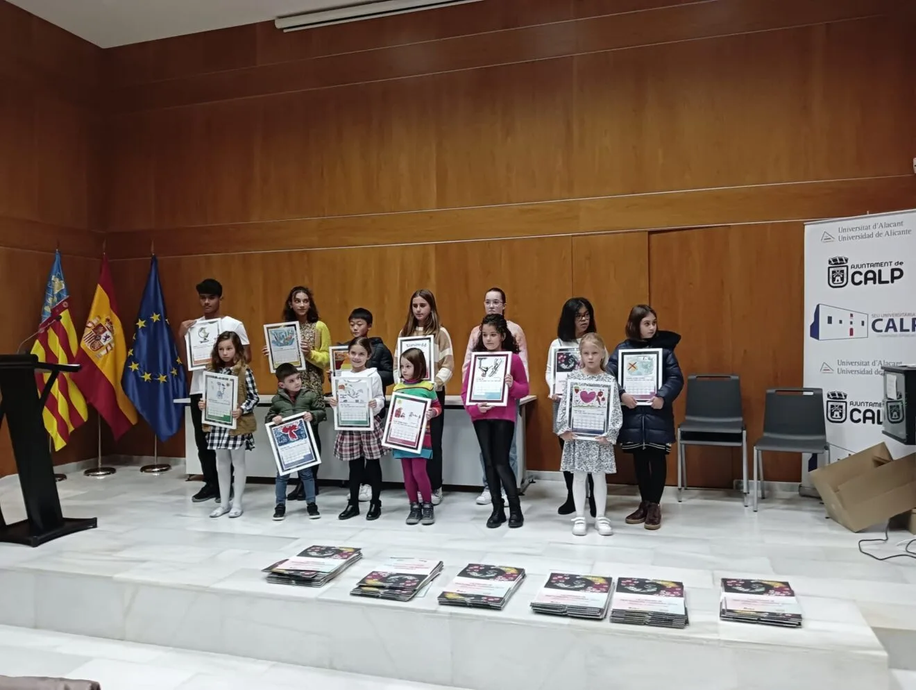 Ganadores del premio del concurso de dibujo escolar para el calendario de Participación Ciudadana