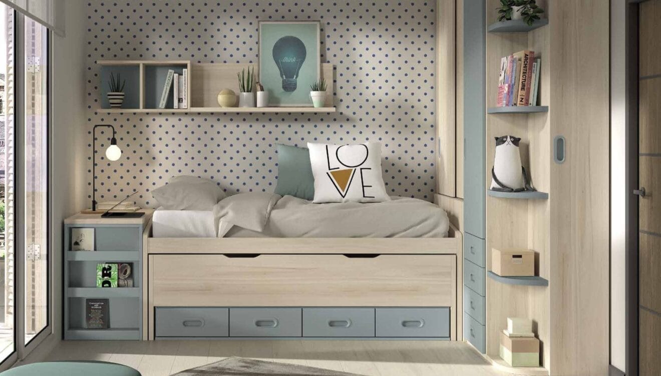 Habitación con cama nido en tonos pastel