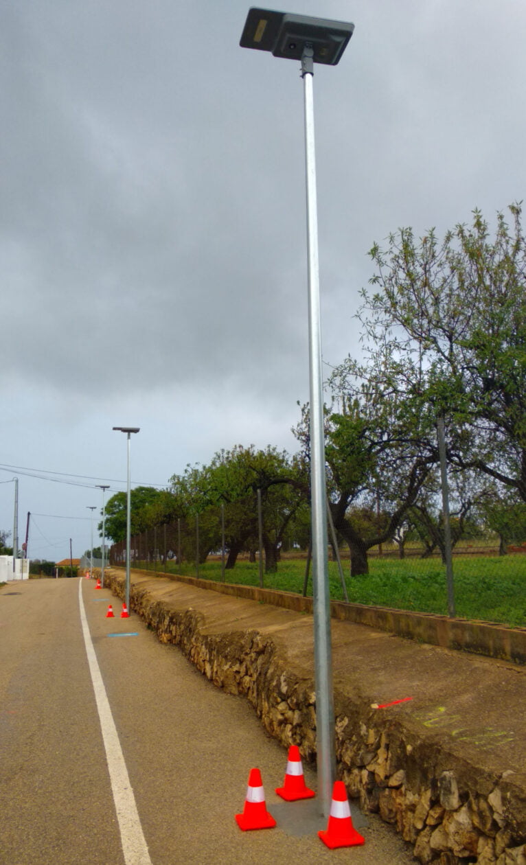 New lampposts on the path to the Ondara cemetery