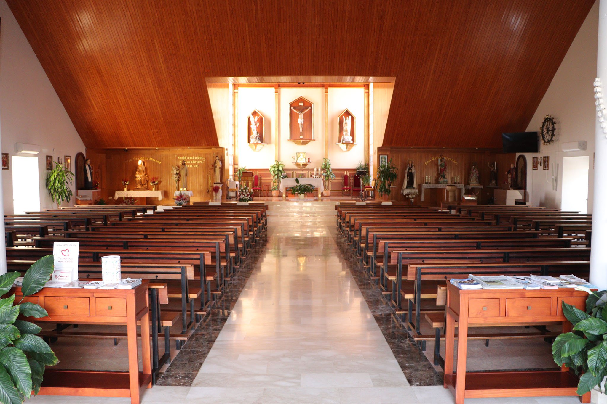 Pasillo central de la Iglesia Parroquial Nuestra Señora de la Merced