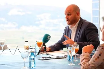 raul llobell alcalde de teulada moraira durante el encuentro con la prensa 2022