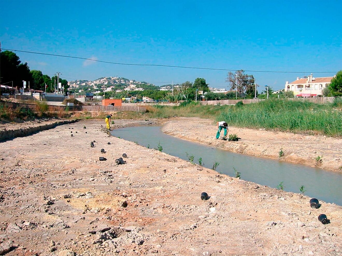 Trabajos de conservación y mantenimiento del humedal de Teulada Moraira