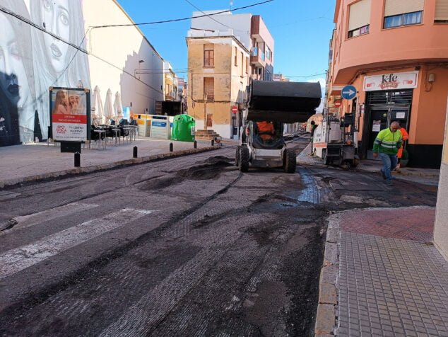 Imagen: Asfaltado en la calle Sant Rafel de Pego