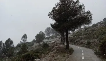 Copos cayendo en el interior de la Marina Alta