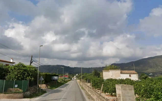 Imagen: CV-700 en el término municipal de Pego donde ha ocurrido el accidente
