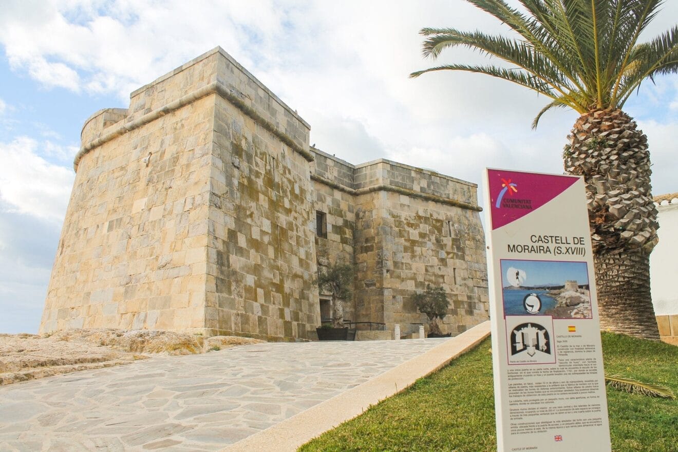 El castillo de Moraira formará parte del encendido por los Derechos humanos