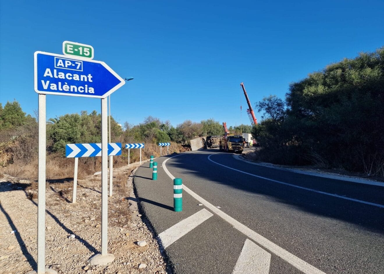 Entarda a la AP-7 desde Pedreguer bloqueada por el accidentes