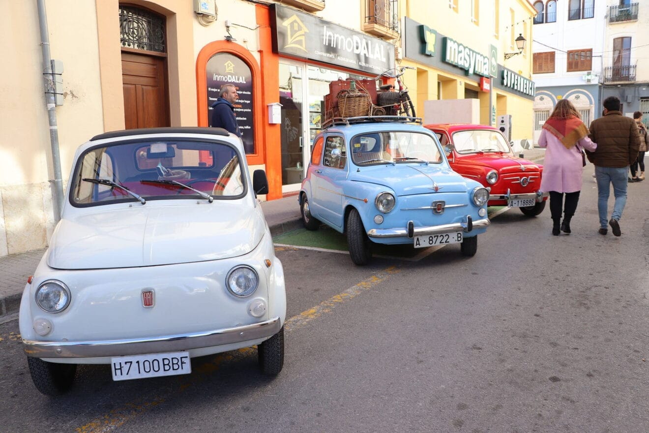 Exhibición de vehículos antiguos de la Fira de Benissa en 2023