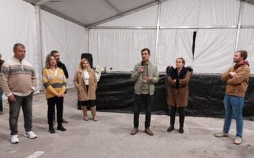 La corporación municipal del Poble Nou de Benitatxell durante el homenaje