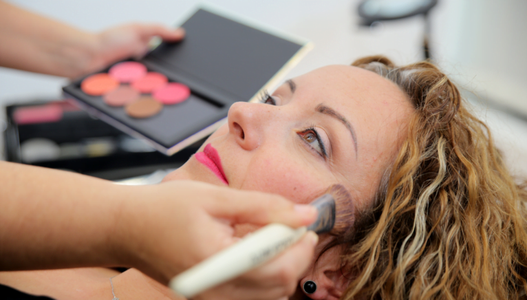 Maquillaje profesional en Dénia con Guaraná