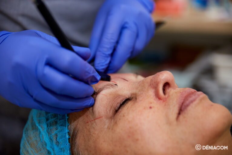 Microblading de cejas en Dénia – Centro de estética Guaraná