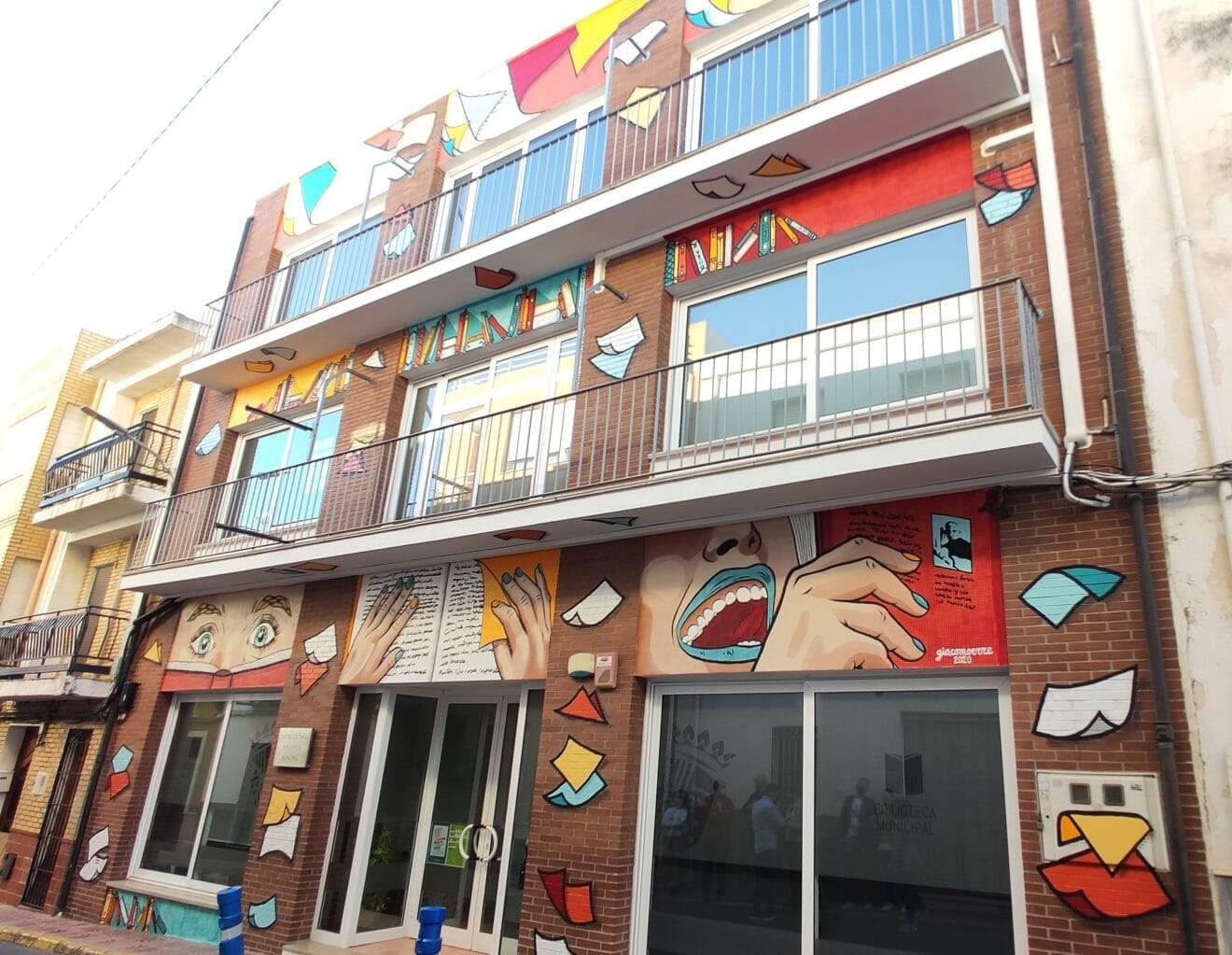 Fachada de la Biblioteca de El Poble Nou de Benitatxell