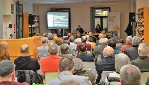 publico asistente a la primera cita de encontres a beniarbeig