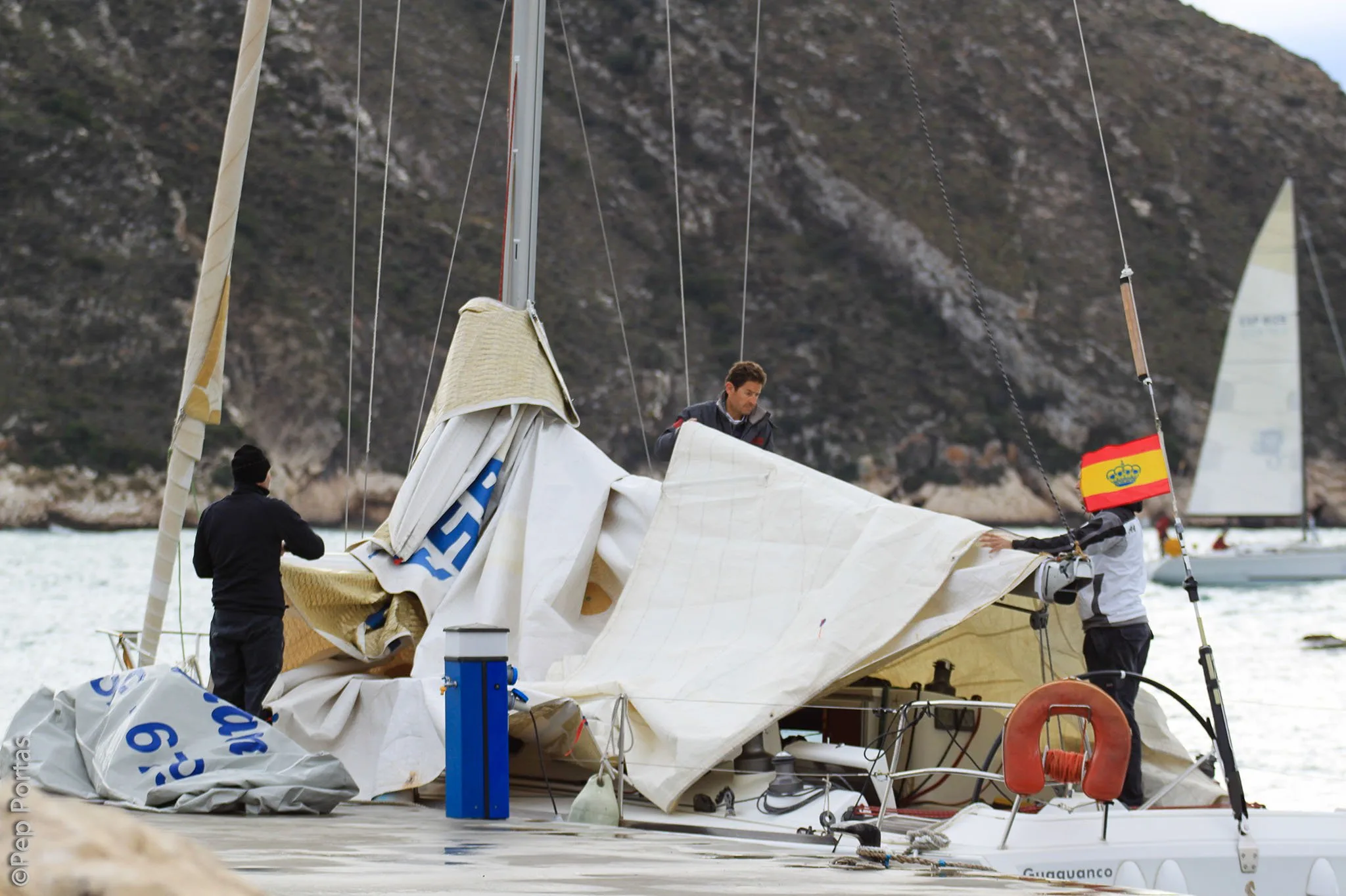puesta a punto de los barcos para las 300 de moraira