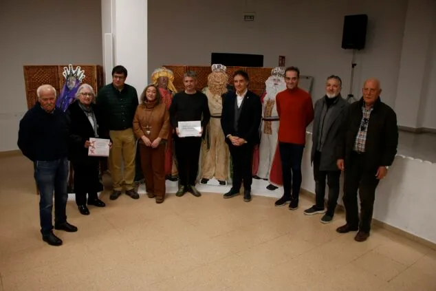 Imagen: Regidores de Fiestas de Gata de Gorgos implicados en la historia del Misteri de Reis