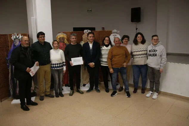 Imagen: Representantes del Misteri de Reis de Gata durante el reconocimiento