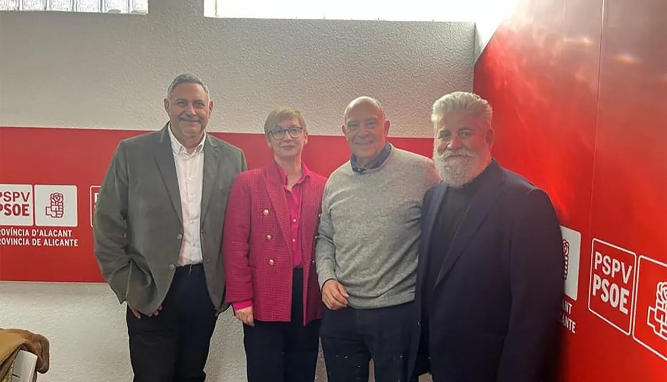 Reunión en la Sede Provincial del PSOE, en Alacant, con Carme Artigas, Secretaria de Estado de Digitalización e Inteligencia Artificial
