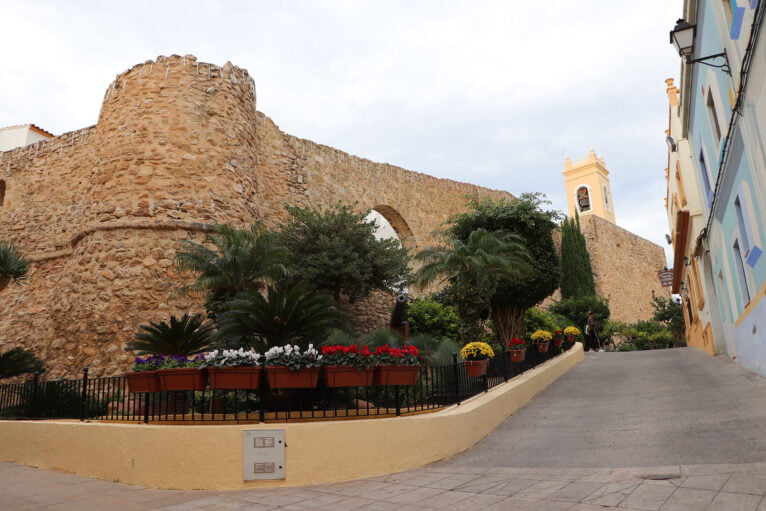 Torreó de la Peça desde la calle Santíssim Crist de Calp