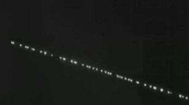 El tren del satélite Starlink desde la Marjal de Pego. Foto David Cortés